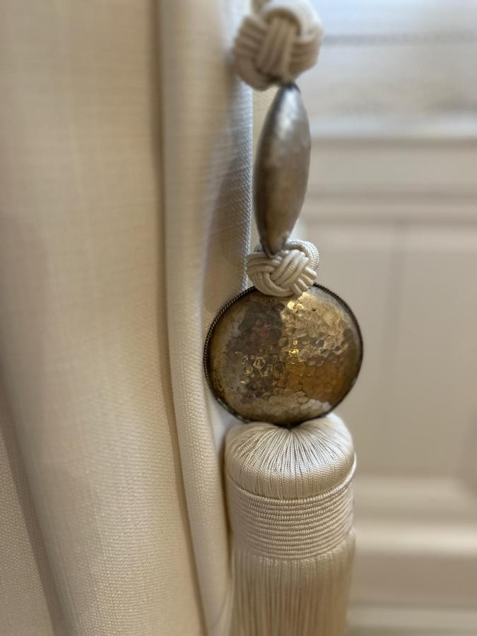 Chambre De Charme Au Coeur Du Vieux Valence - Confort & Calme エクステリア 写真
