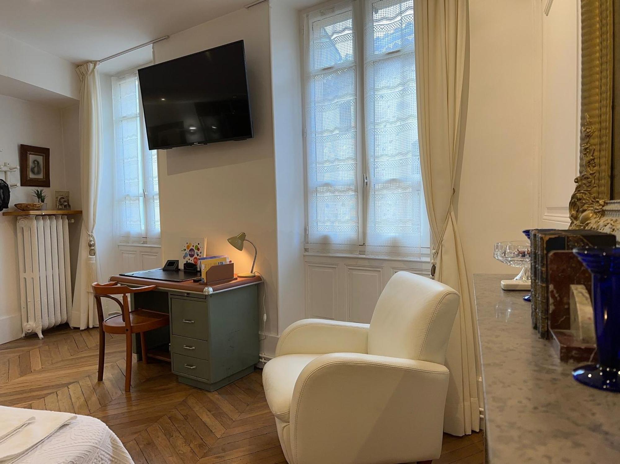 Chambre De Charme Au Coeur Du Vieux Valence - Confort & Calme エクステリア 写真