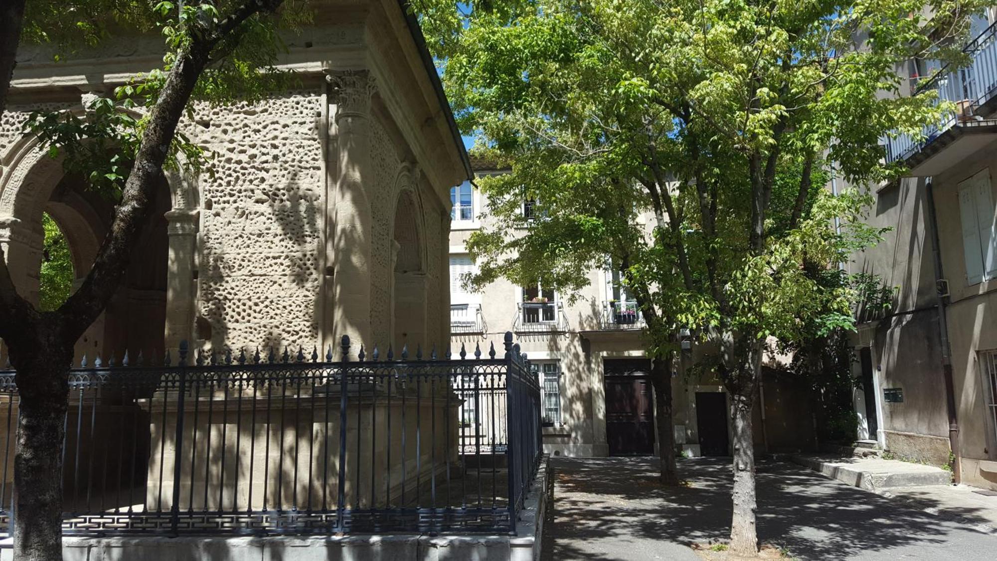 Chambre De Charme Au Coeur Du Vieux Valence - Confort & Calme エクステリア 写真